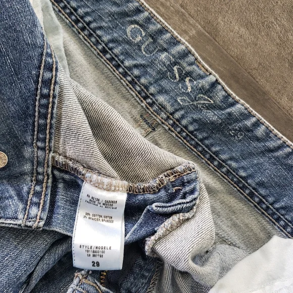 Denim Distressed Guess Cropped Jean - Picture 3 of 3